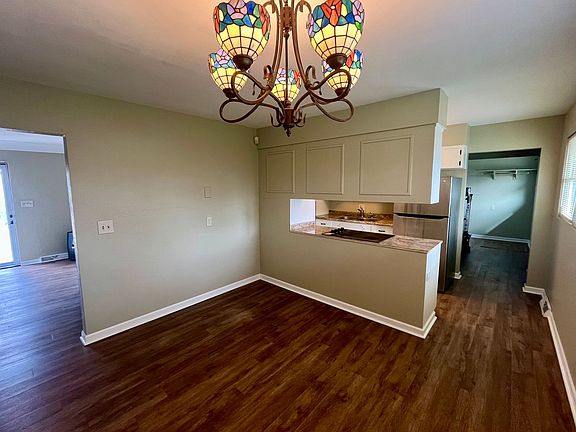 5th image of 209 Alpine Dr