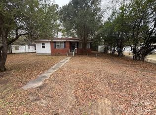 606 S Patterson St, Maxton, NC 28364