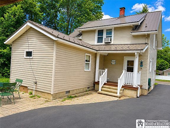 3rd image of 76 Ivory St