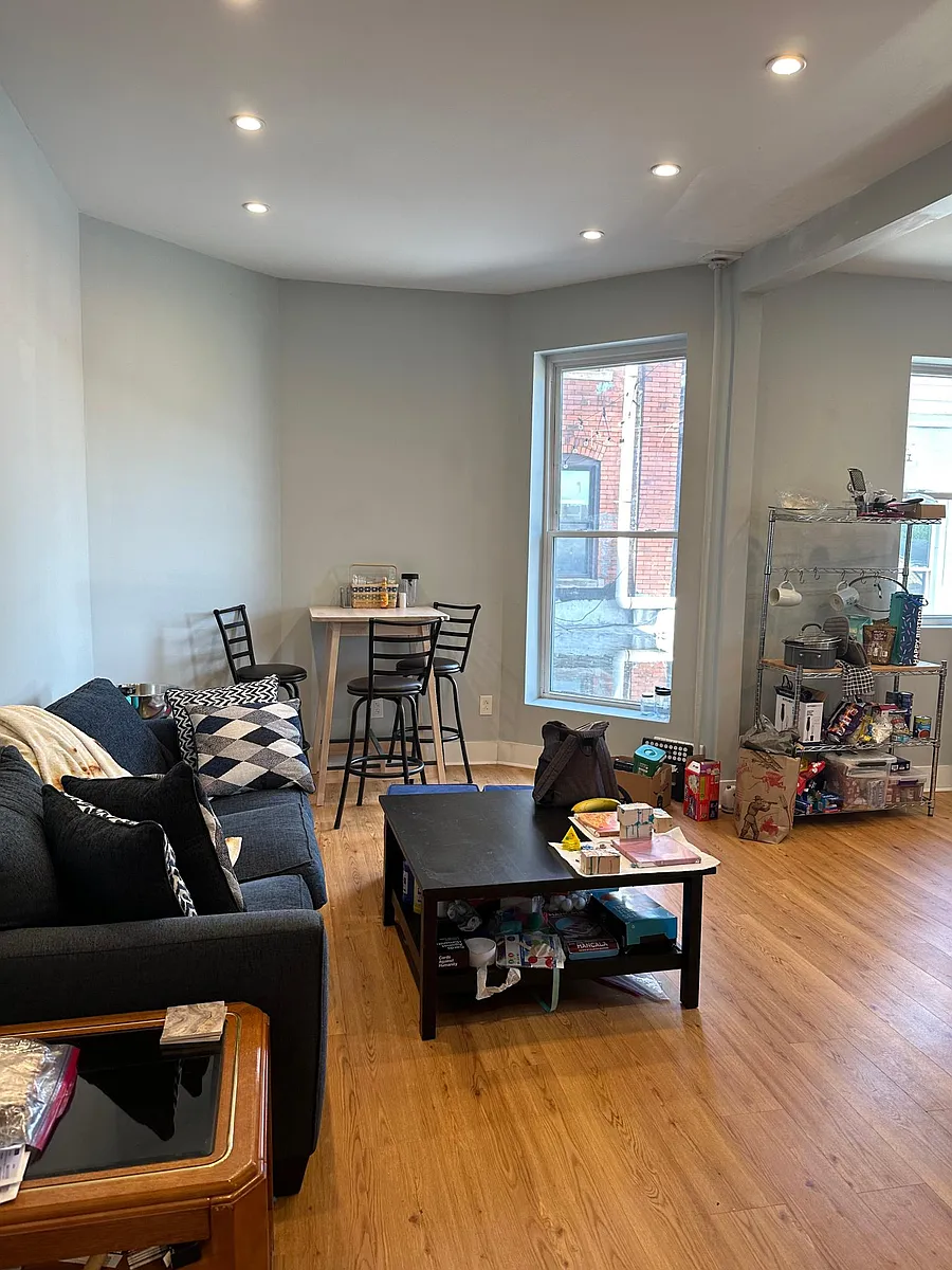 Building Photo - 251 S Saint Clair St #8