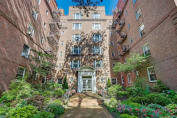 Sold by Keller Williams Realty Landmark II | media 23