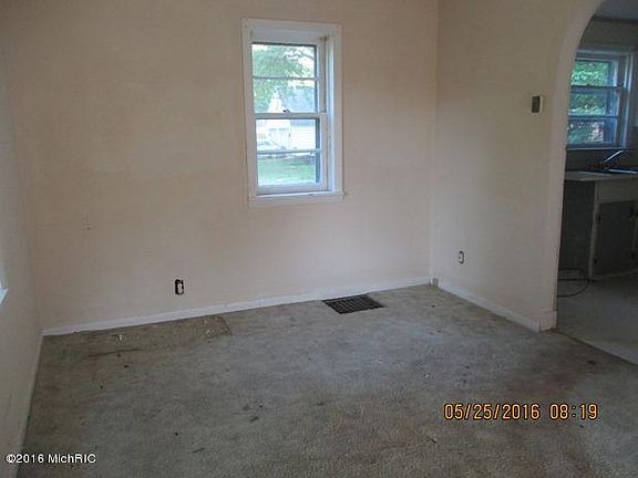 3rd image of 1114 Roosevelt Ct
