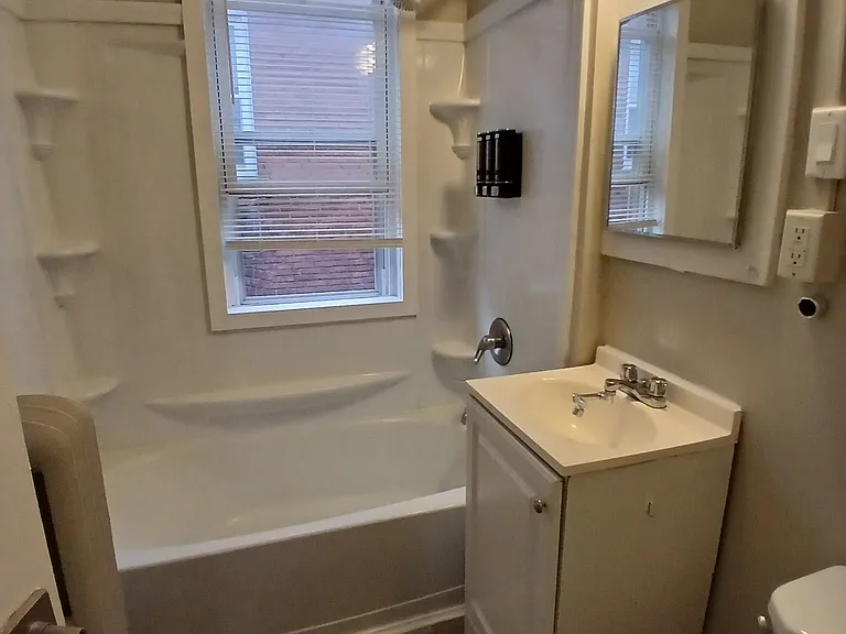 17-19 Allen Pl #C1-17 — Photo 9
