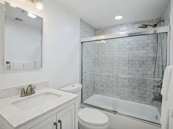 53 Cottage Street image 10 of 21