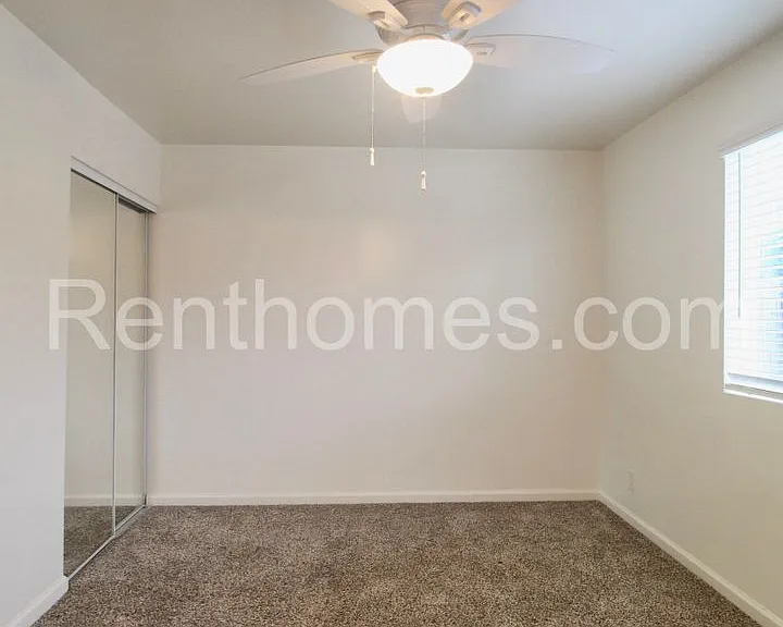 2345 Comstock St — Photo 15