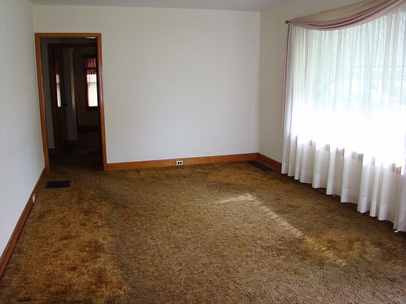 5th image of 76 Bryant Cir