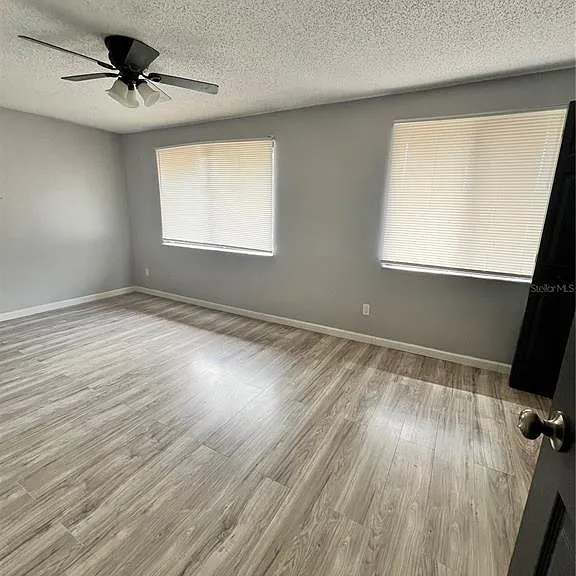 4918 Silver Oaks Vlg #F — Photo 24