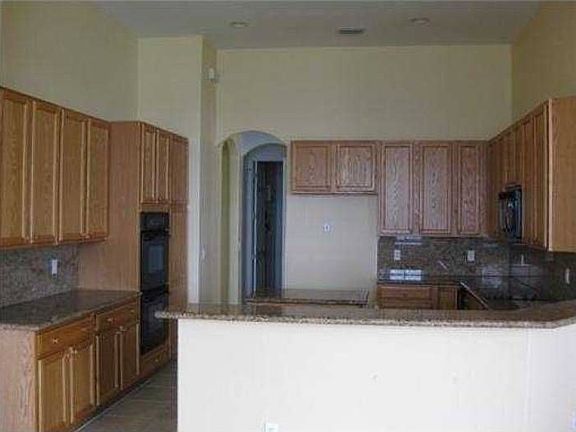 5th image of 2063 SW 173rd Ave