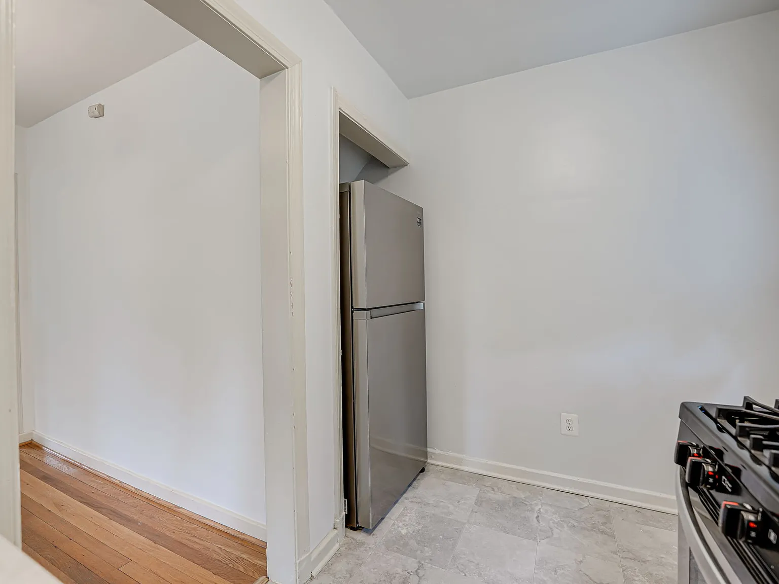 3 bed, 1323 sqft, $2,700 — Photo 4