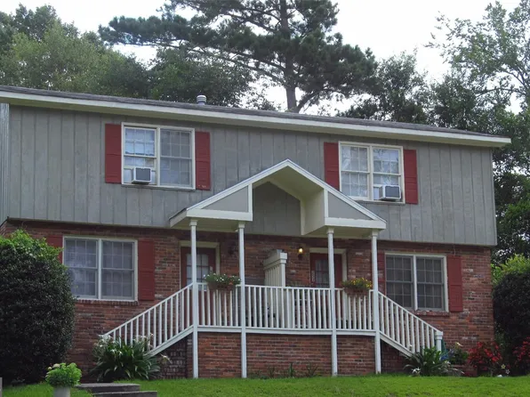 240 Neptune Ct, Macon, GA 31211