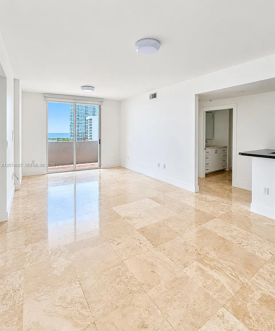 Fortune House Condo — Photo 4