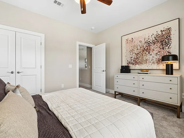 River Ford apartments community photo