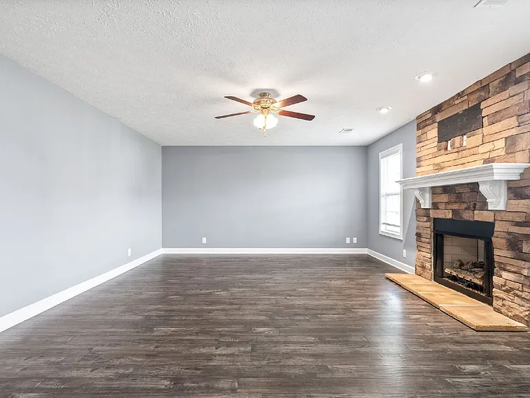 3755 Windmill Dr — Photo 13