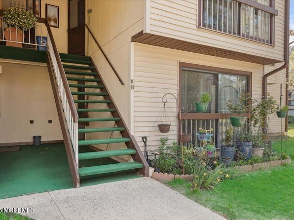 129 Amberly Drive UNIT H, Manalapan, NJ 07726