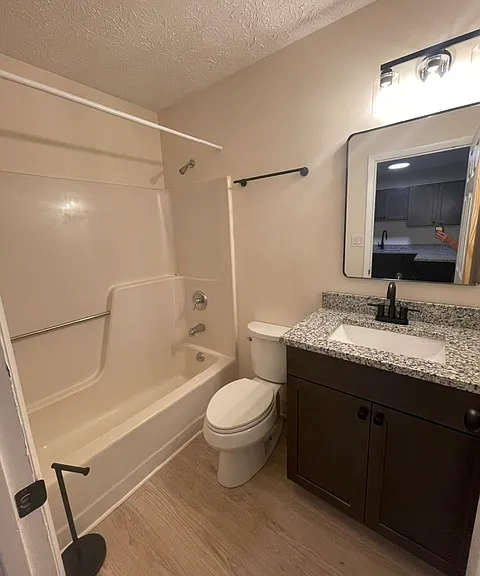 41 Kenilworth Rd #13 — Photo 6