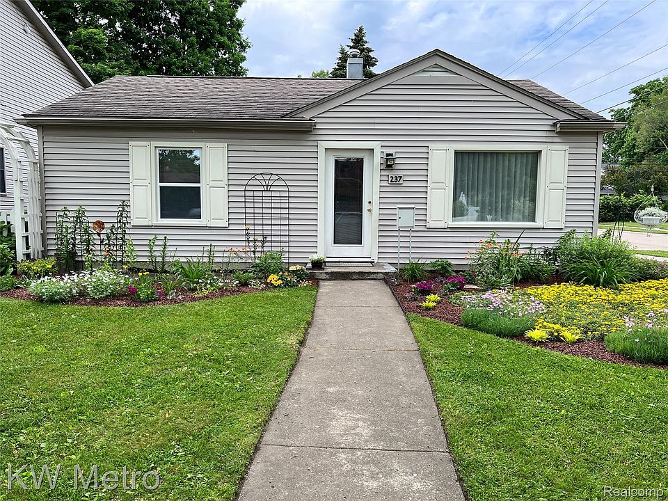1st image of 237 Woodlawn Ave