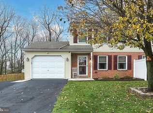 2039 Wyatt Cir, Dover, PA 17315