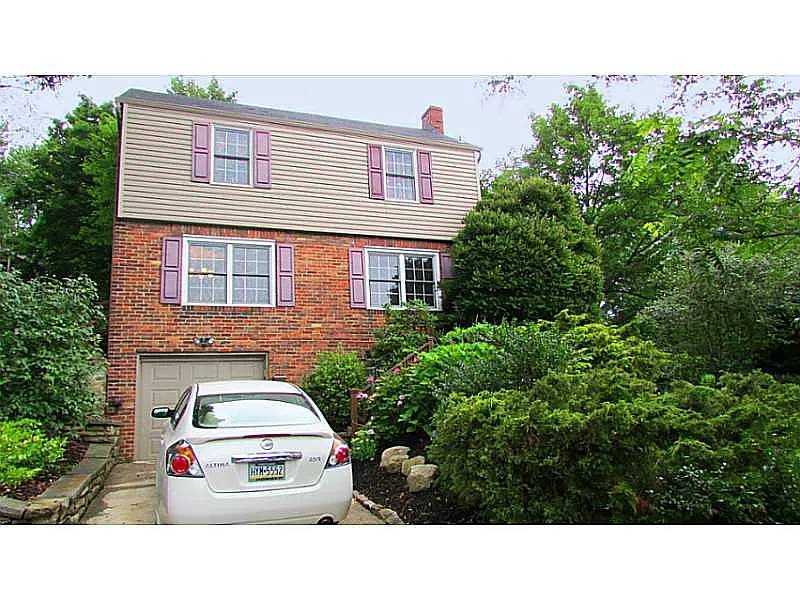 217 Constitution Dr photo 1