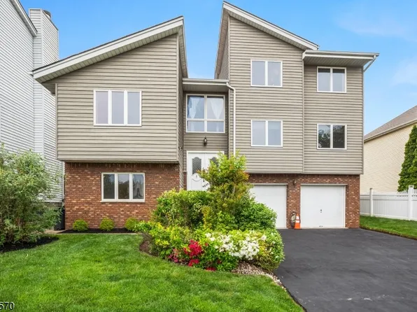 5 Jarico Dr, Wallington Boro, NJ 07057