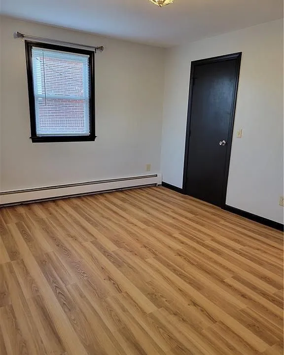 2160 Mineral Spring Ave #2/3