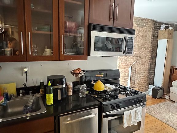 4th image of 63 Clinton St APT 11
