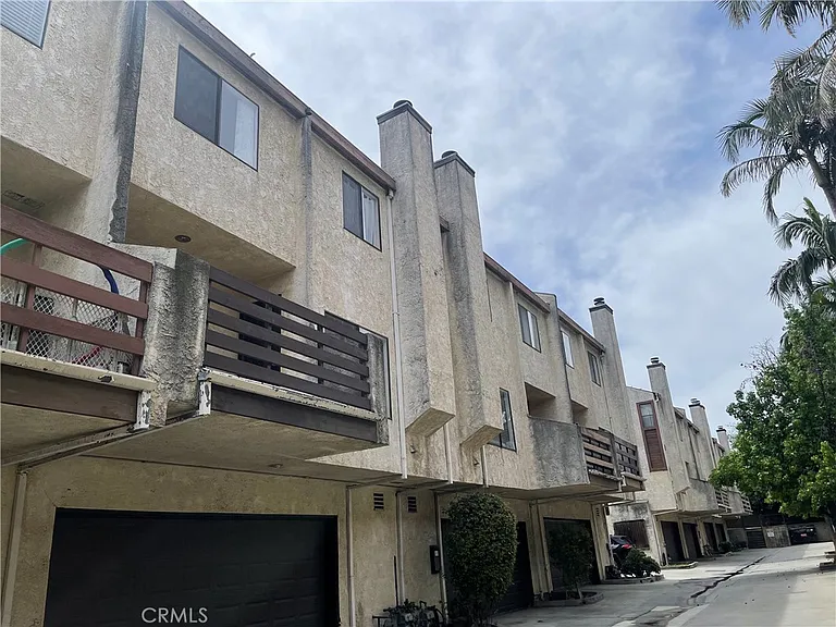511 Pomelo Ave #C — Photo 1