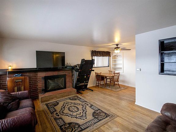 2nd image of 3815 E Ermina Ave