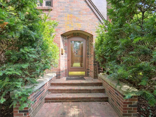 406 W Florida Ave, Urbana, IL 61801