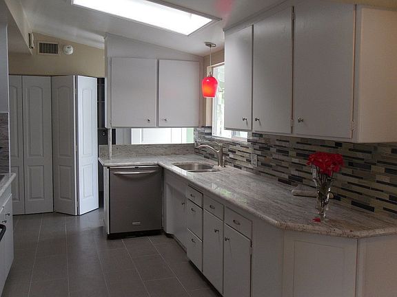 5th image of 4835 San Feliciano Dr