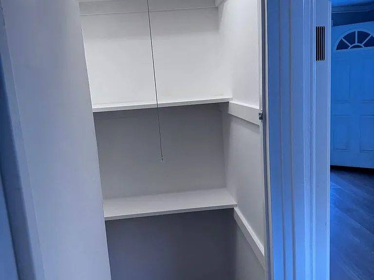 Modern Bungalow Located Blocks from Crescent Bay Beach-In Unit Laundry Included — Photo 17