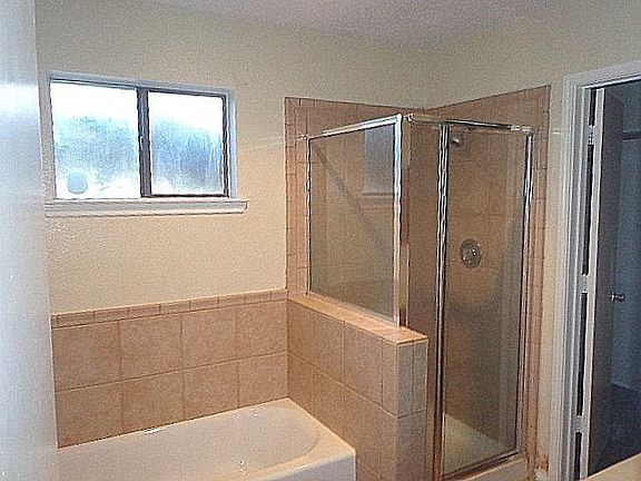 5th image of 1201 Harvest Hill Ln