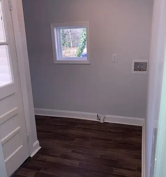 710 E Whitner St — Photo 4