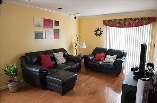 4th image of 8 Victoria Dr #708
