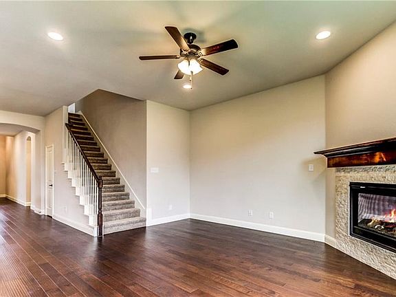 5th image of 1112 Hot Springs Way