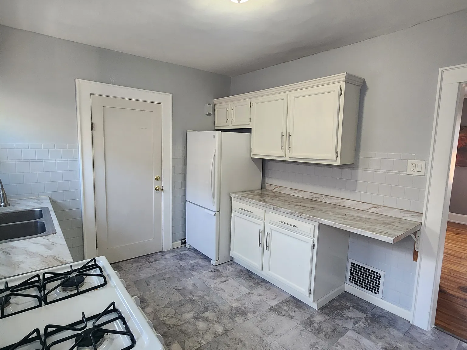 2 bed, 1250 sqft, $1,200 — Photo 3
