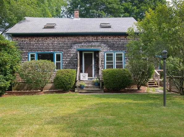 2 Poplar Ave, Wood River Junction, RI 02894