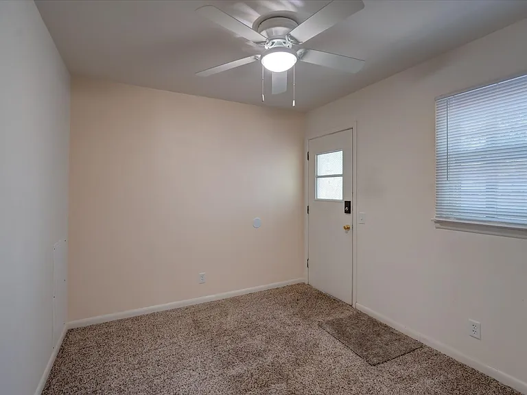 1906 Lake Point Dr #3 — Photo 13