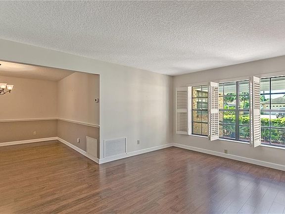 5th image of 9209 Leswood St