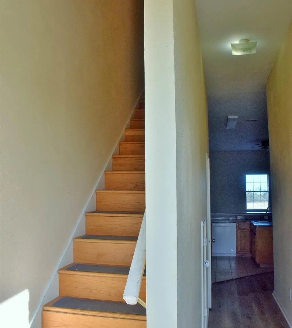 3 bed, 2.5 bath, 1500 sqft, $1,250 — Photo 3