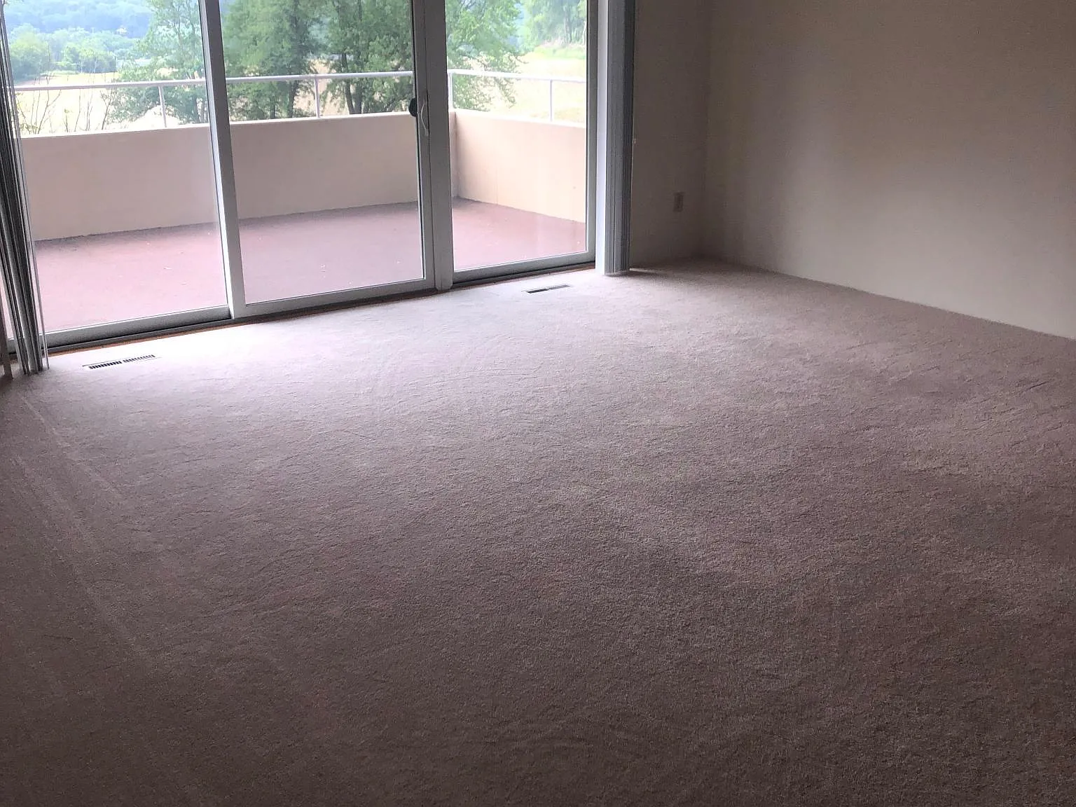 2 bed, 1135 sqft, $1,550 — Photo 3