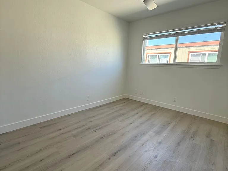 1308-1310 Leafwood — Photo 7