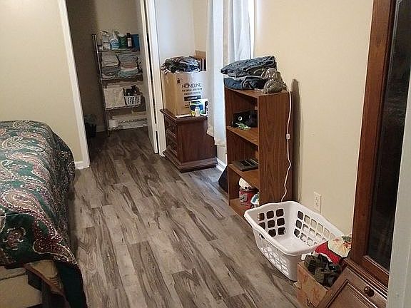 5th image of 214 W Olive St