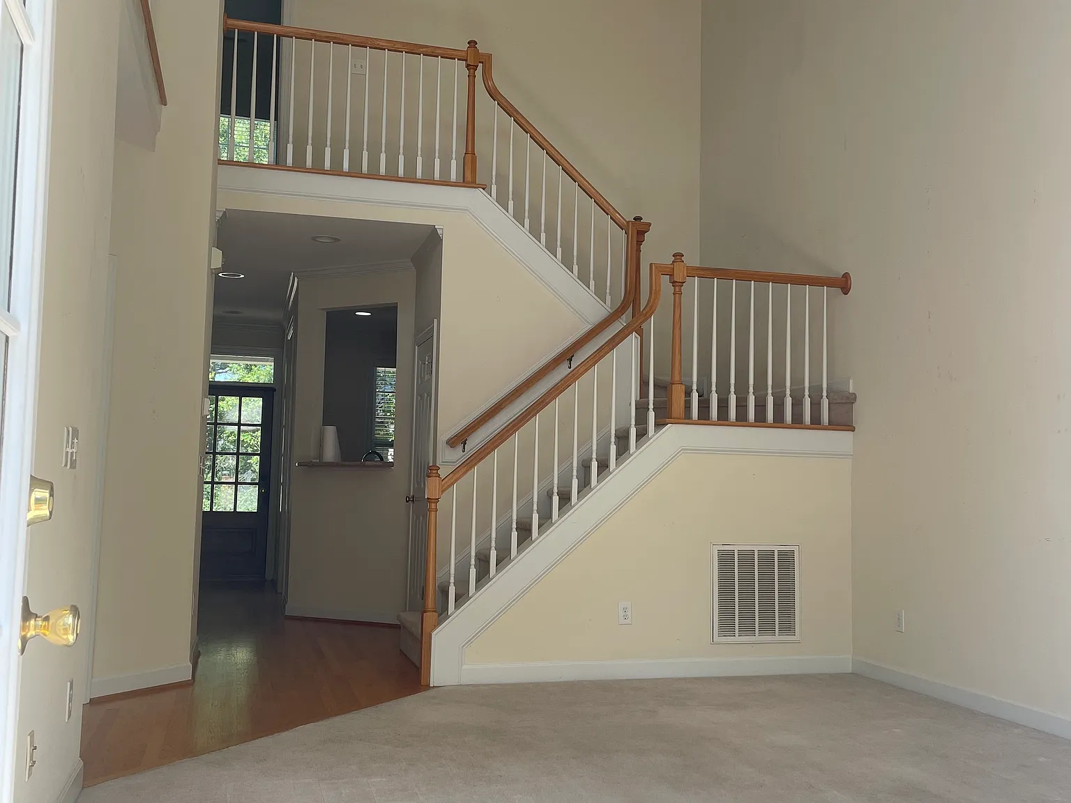 3 bed, 2.5 bath, 1869 sqft, $1,775 — Photo 4