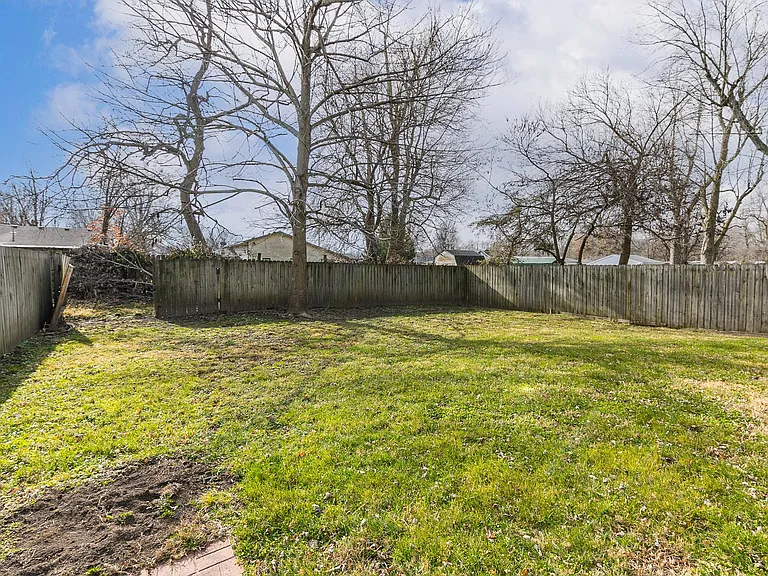 314 W Olive St — Photo 28
