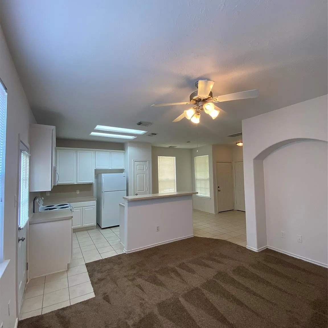3 bed, 2.5 bath, 1502 sqft, $1,700 — Photo 4