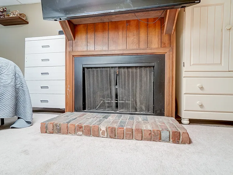 8064 Hetz Dr — Photo 42