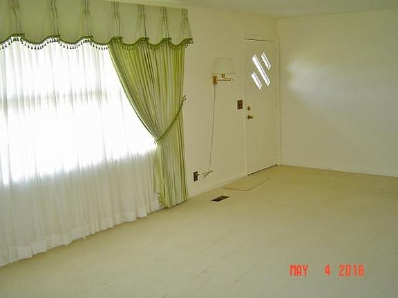 2nd image of 1420 Bridwell St
