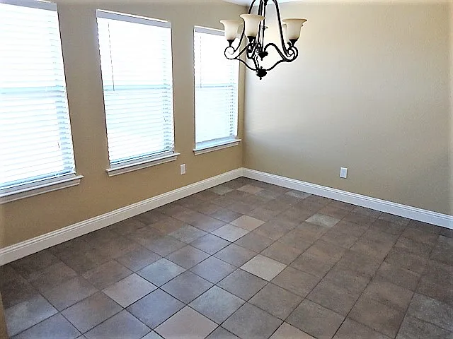 3809 Monica Ln — Photo 4
