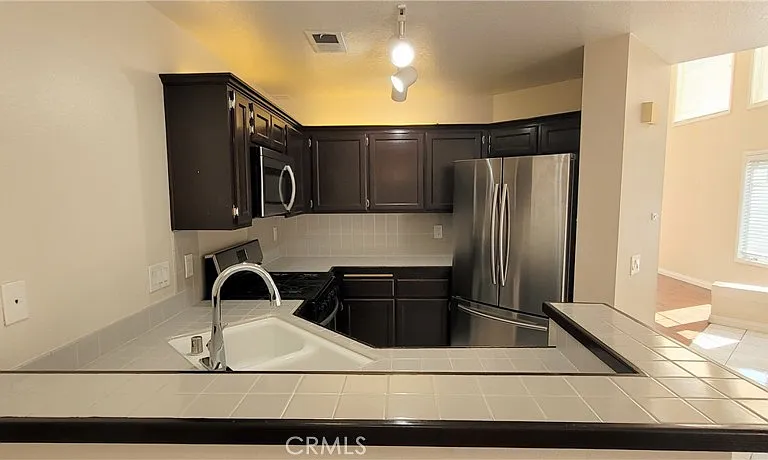 2764 Heritage Dr — Photo 6