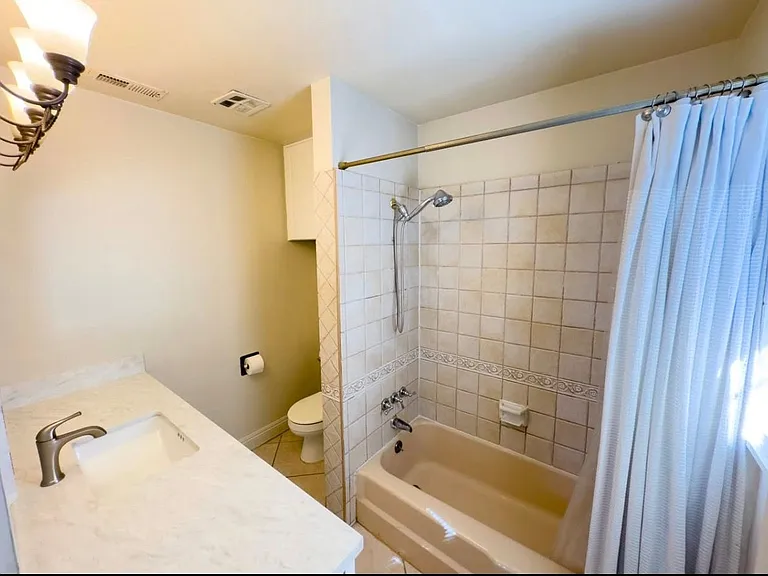 1626 York Dr — Photo 4